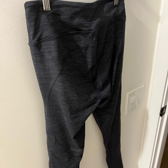 Outdoor voices matching crop top and leggings - Picture 7 of 7